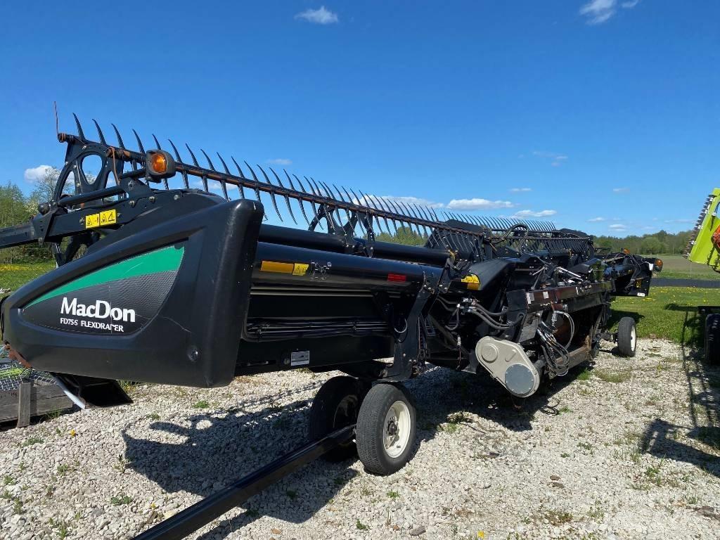 MacDon FD 75 Kombájn adapterek