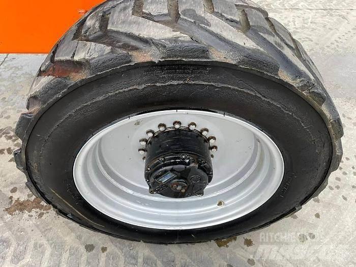 JLG 1250AJP Karos emelők