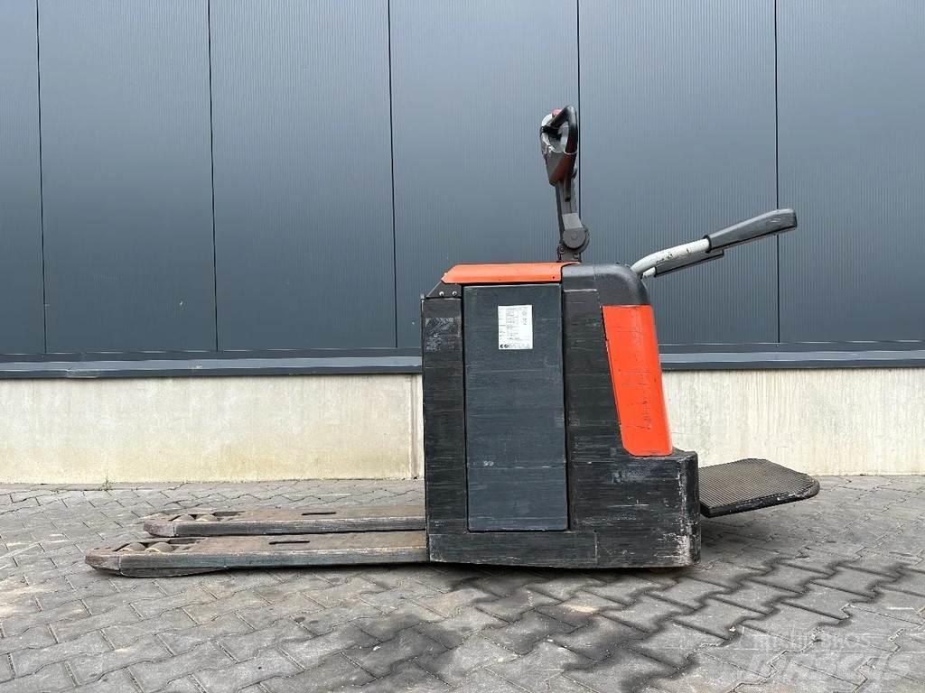 BT LPE240/M Gyalogkíséretű targonca