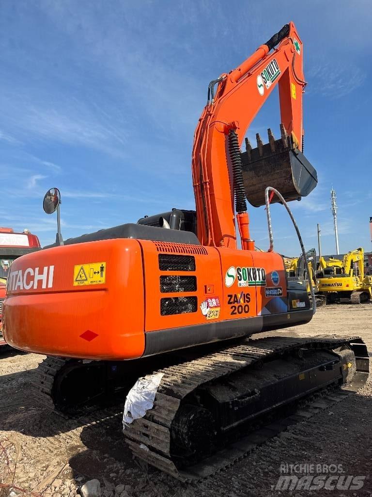 Hitachi ZX 200 Lánctalpas kotrók