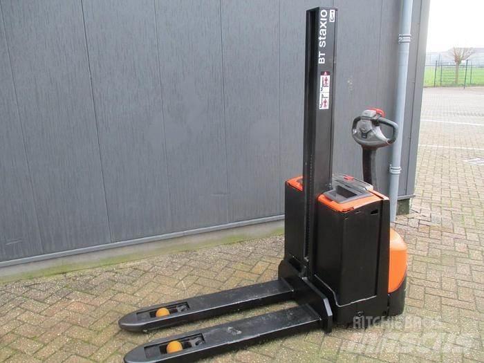 BT SWE 080L Gyalogkíséretű targonca