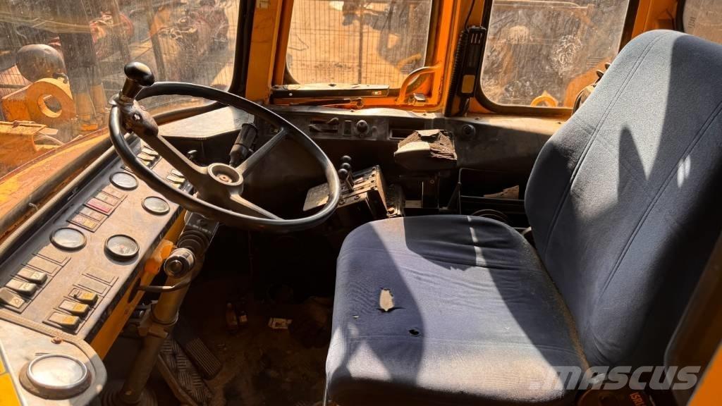 Volvo L 120 Gumikerekes homlokrakodók