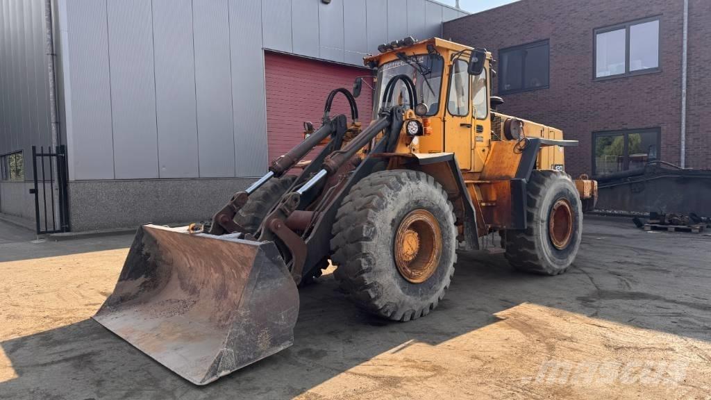 Volvo L 120 Gumikerekes homlokrakodók