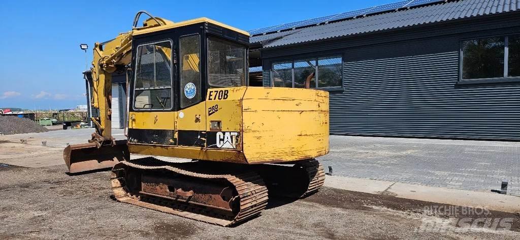 CAT E 70 B Közepes (midi) kotrók 7 t - 12 t