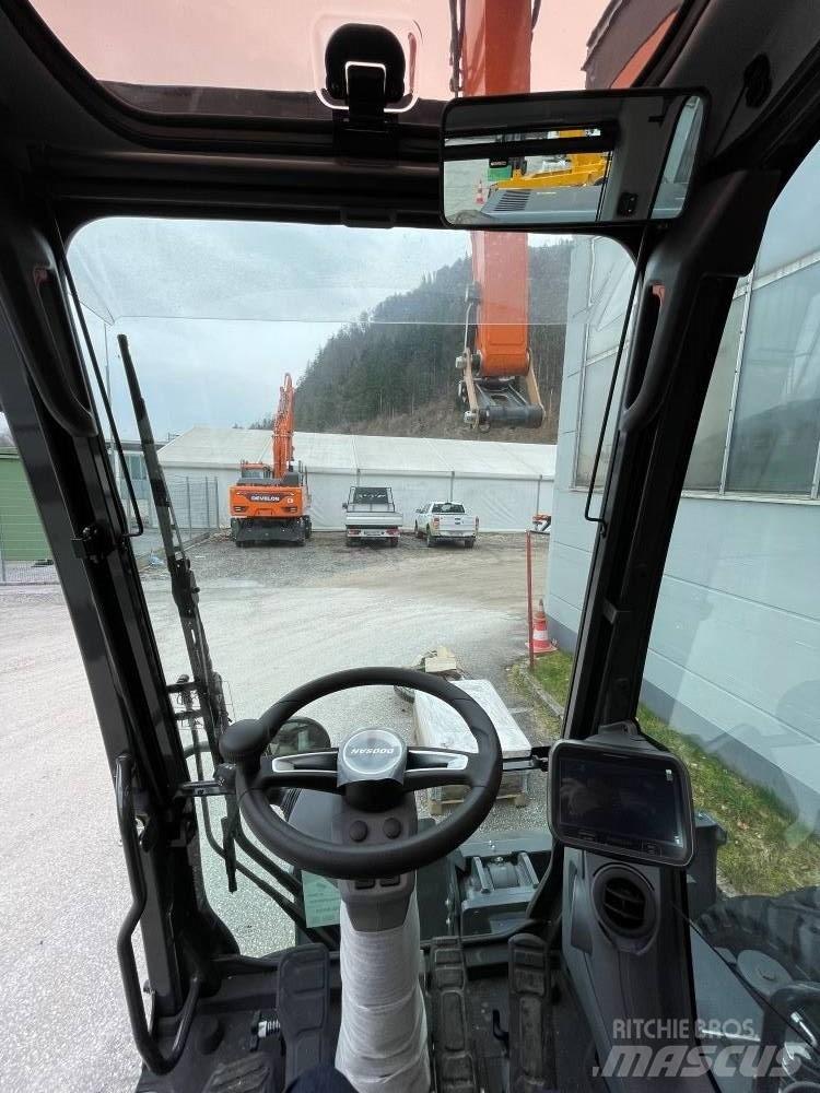 Develon DX 210 W-7 Erdészeti Kotrók