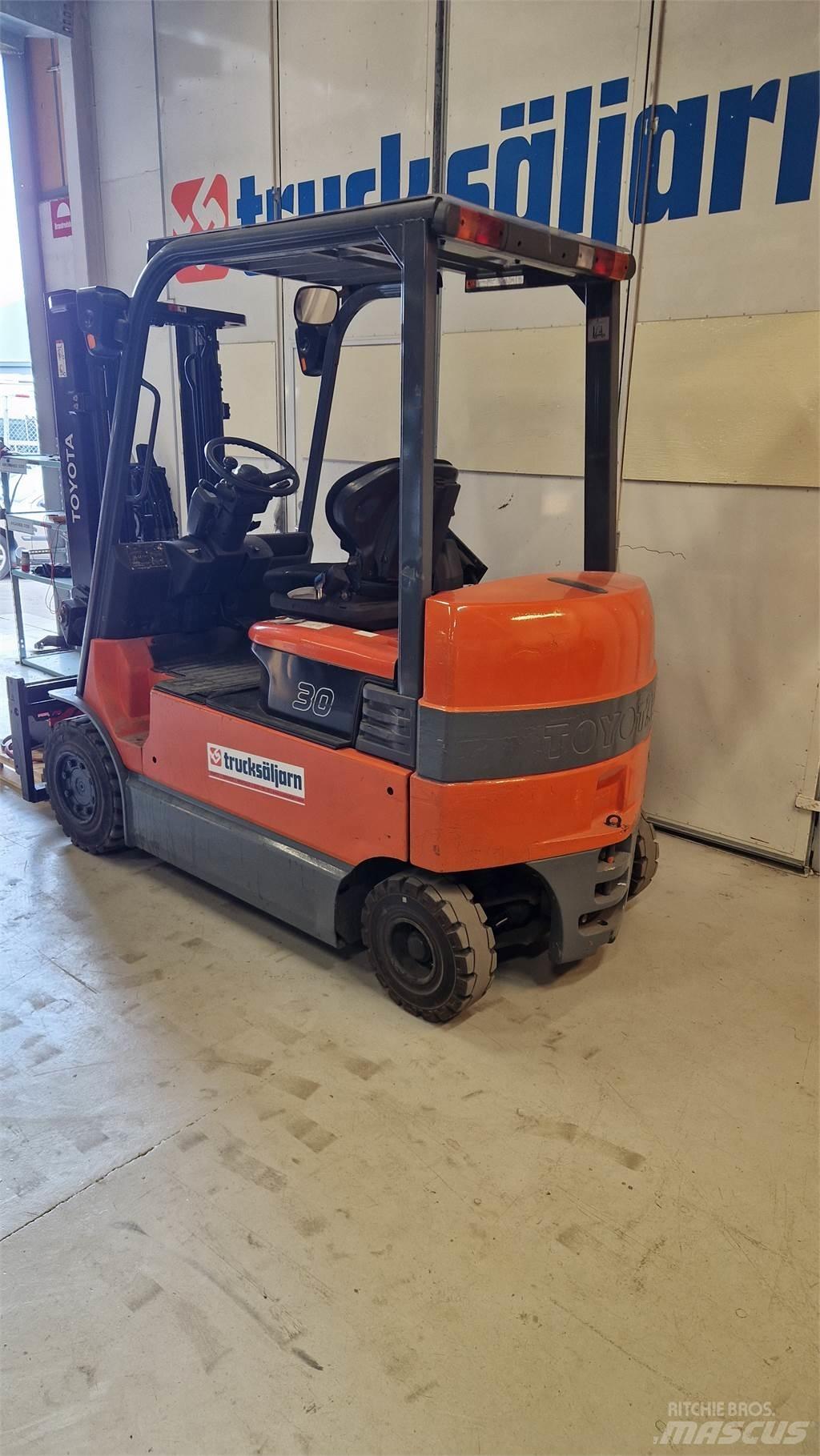 Toyota 7FBMF30 Elektromos targoncák