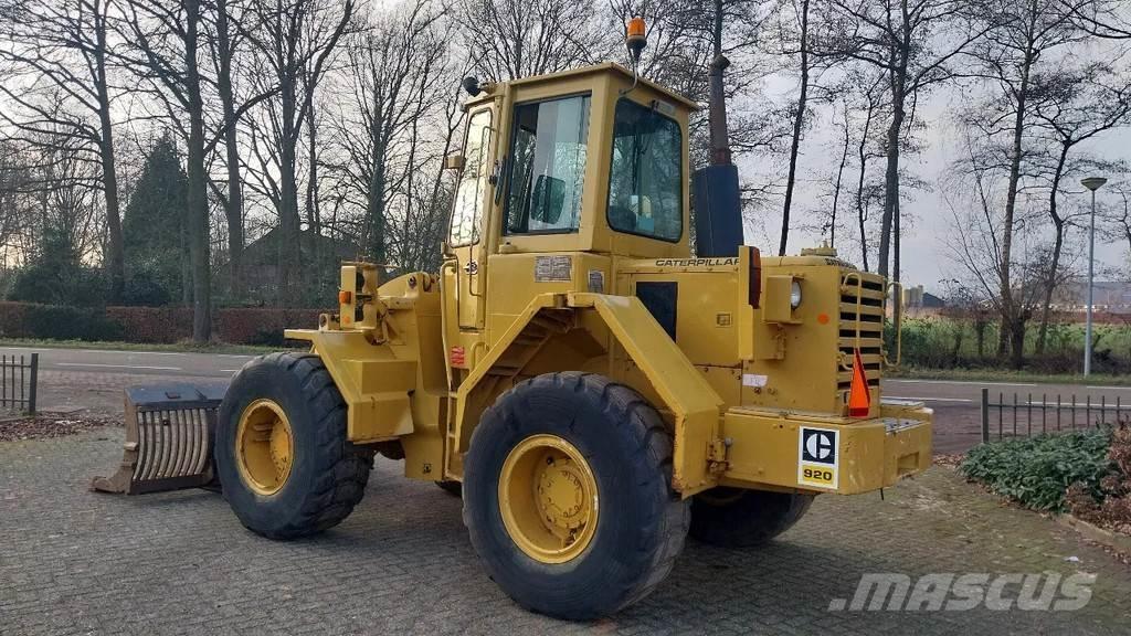CAT 920 Gumikerekes homlokrakodók