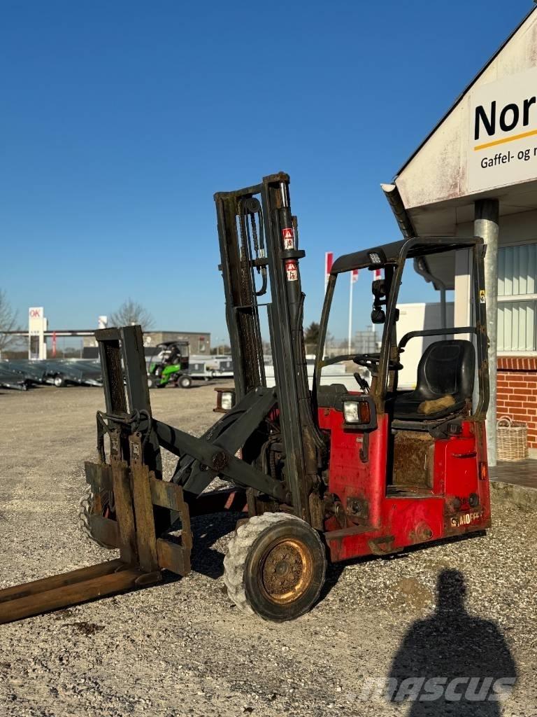 Moffett M4 25.3 Dízel targoncák