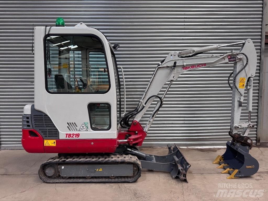 Takeuchi TB 219 Mini kotrók < 7t