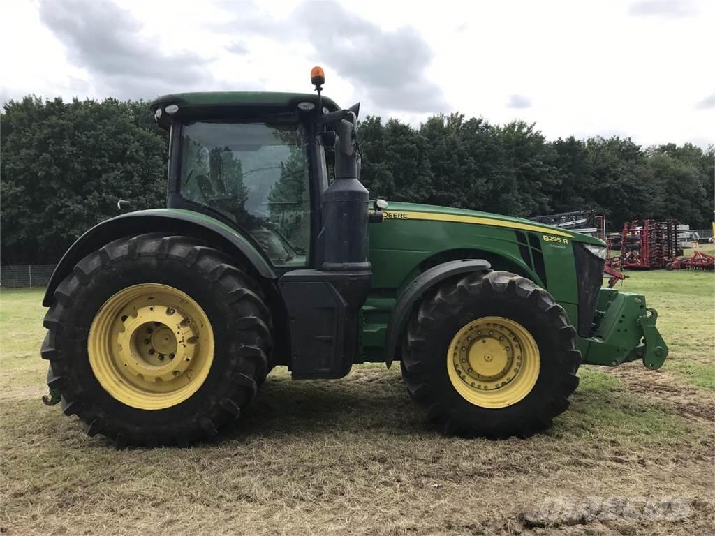 John Deere 8295R Traktorok