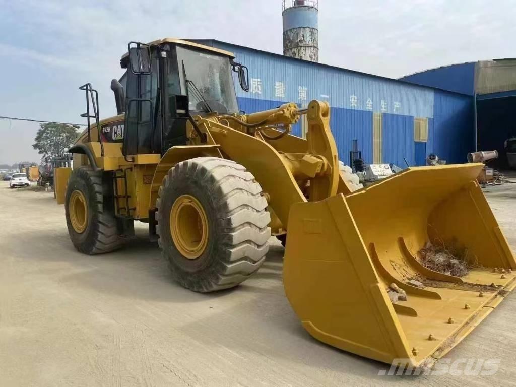 CAT 972 H Gumikerekes homlokrakodók