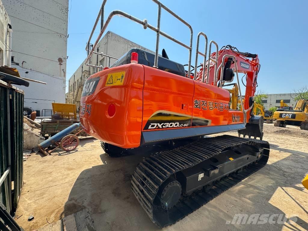 Doosan DX 300 LC-9S Lánctalpas kotrók