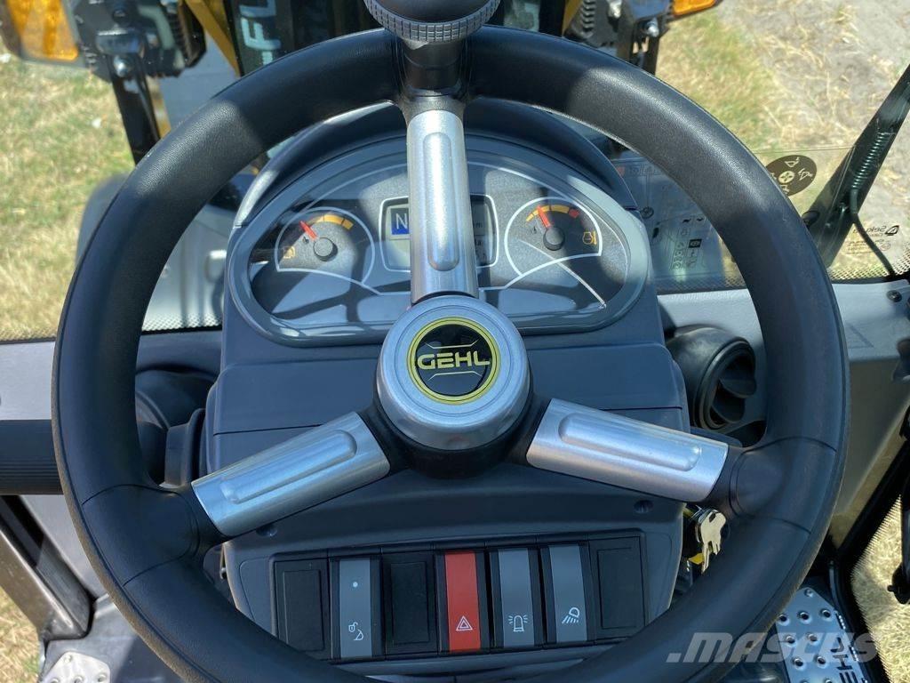 Gehl AL230 Gumikerekes homlokrakodók