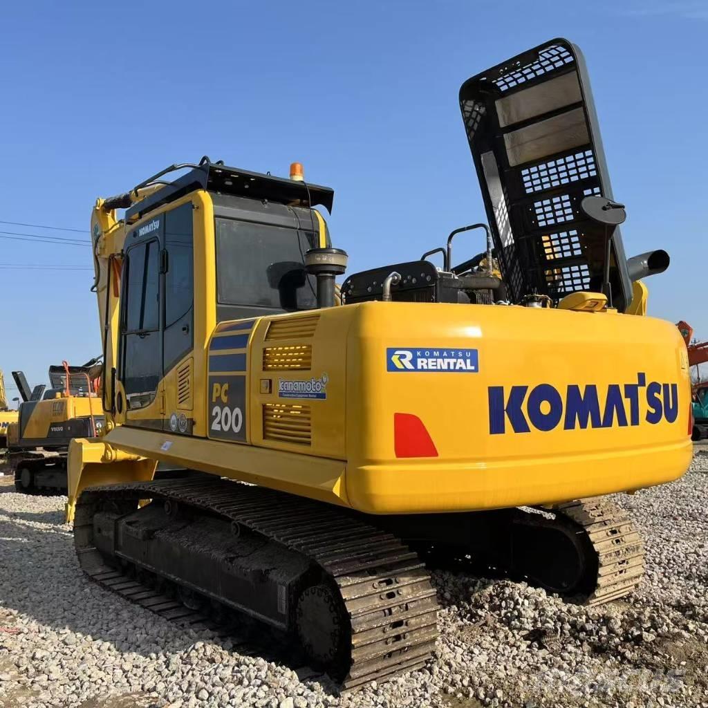 Komatsu PC 200 Lánctalpas kotrók