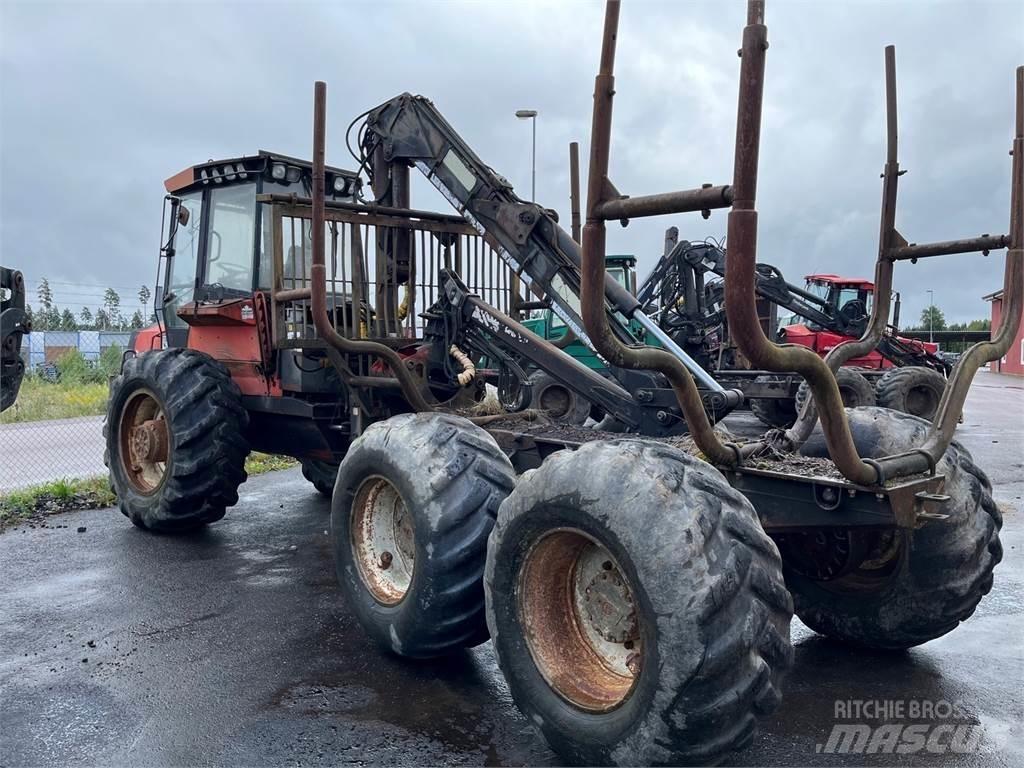 Valmet 836 Kihordók