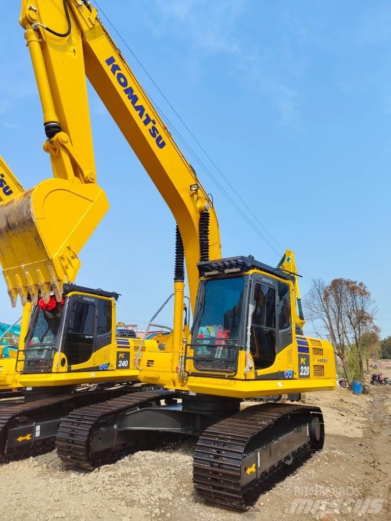 Komatsu PC 220 Lánctalpas kotrók