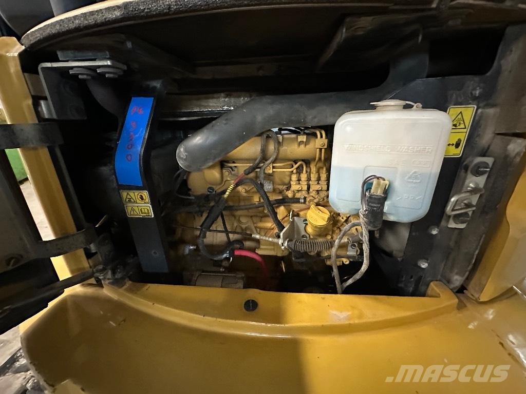 CAT 305CR E2 Mini kotrók < 7t