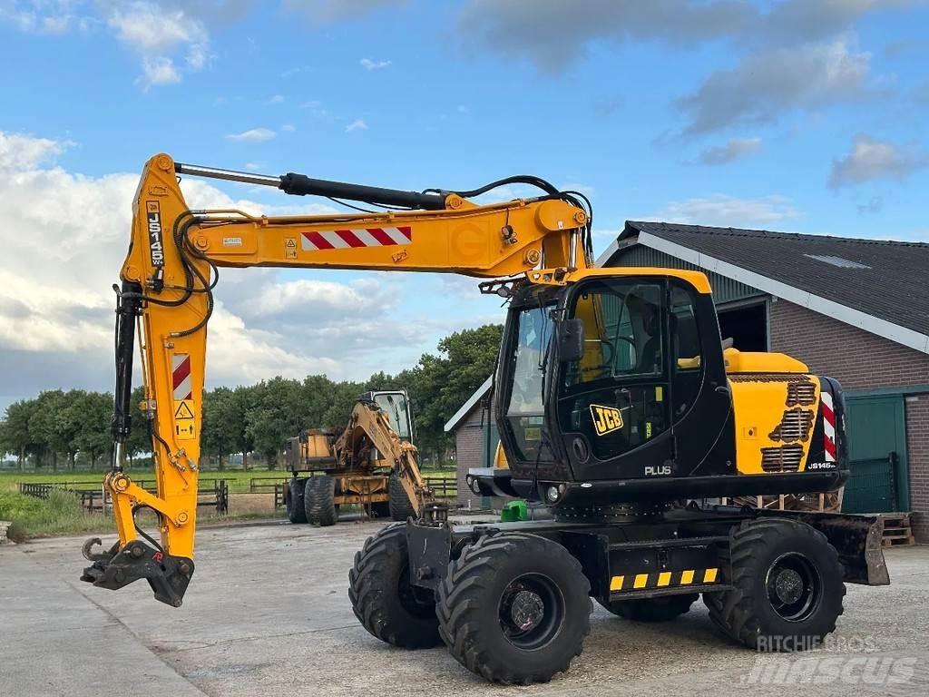JCB JS145W Gumikerekes kotrók