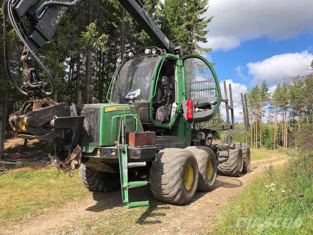 John Deere 810 E Kihordók