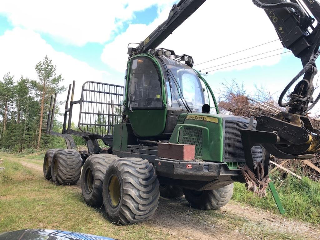 John Deere 810 E Kihordók
