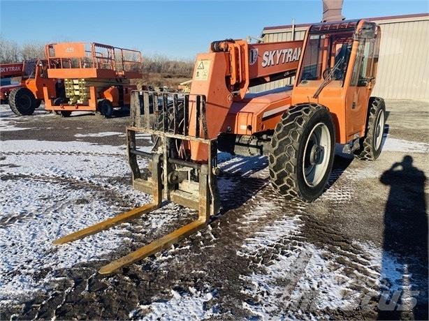 SkyTrak 8042 Teleszkópos rakodók