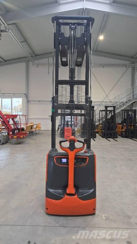 Linde L 16 Gyalogkíséretű targonca