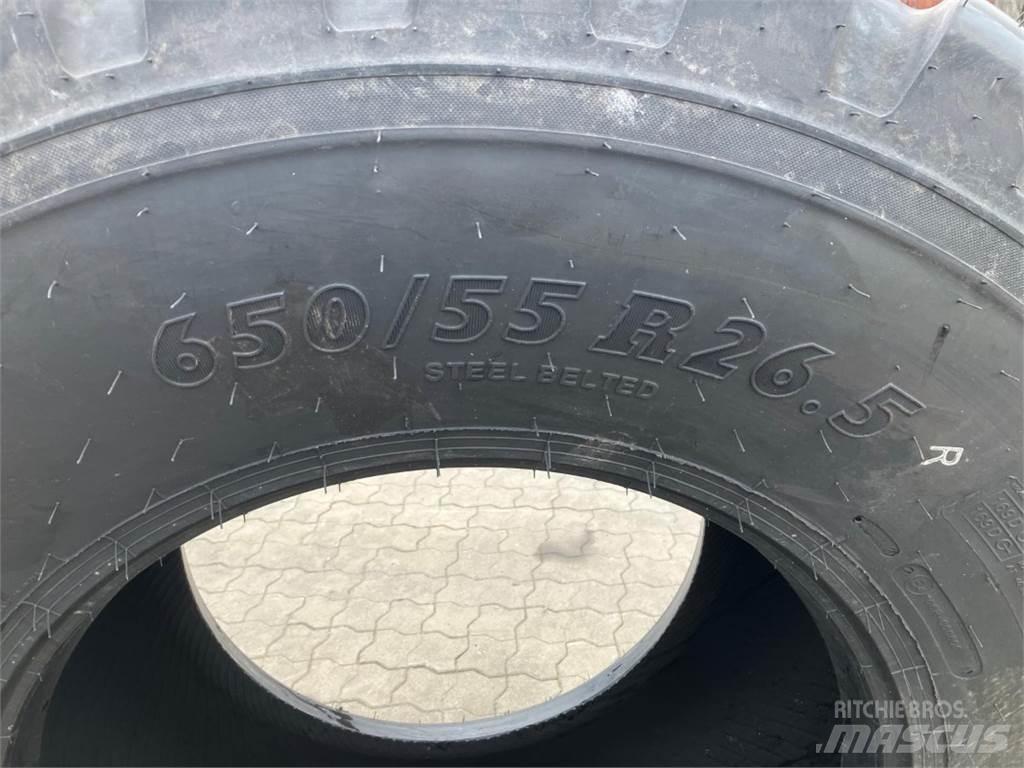 BKT 650/55R26,5 Gumiabroncsok, kerekek és felnik