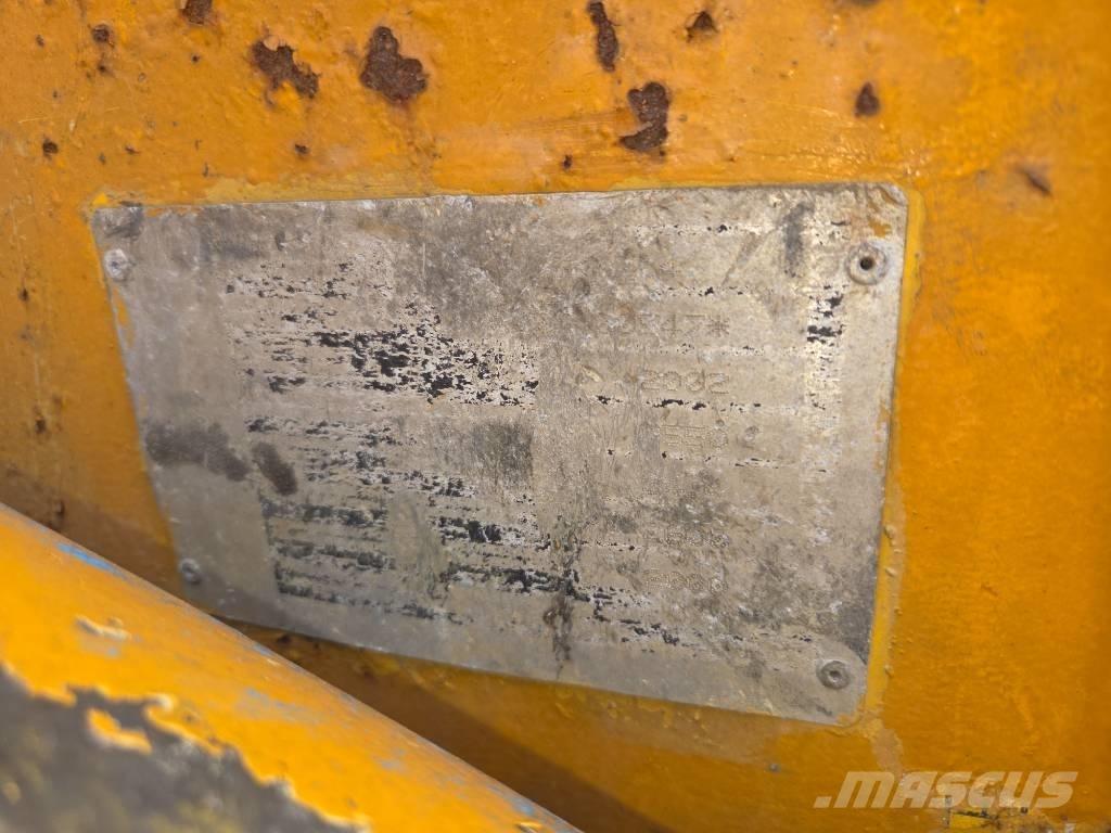 Komatsu SK 714 Kompaktrakodók