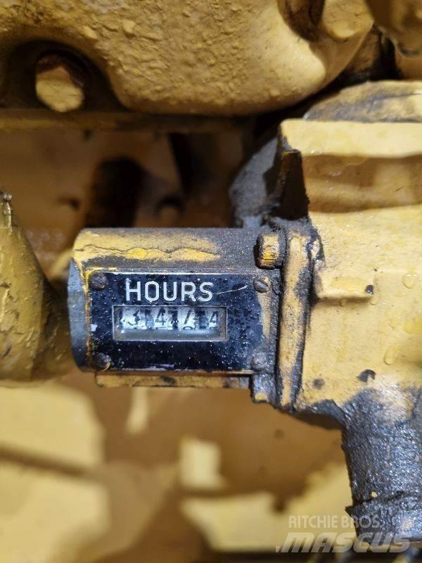 CAT D353E Motorok