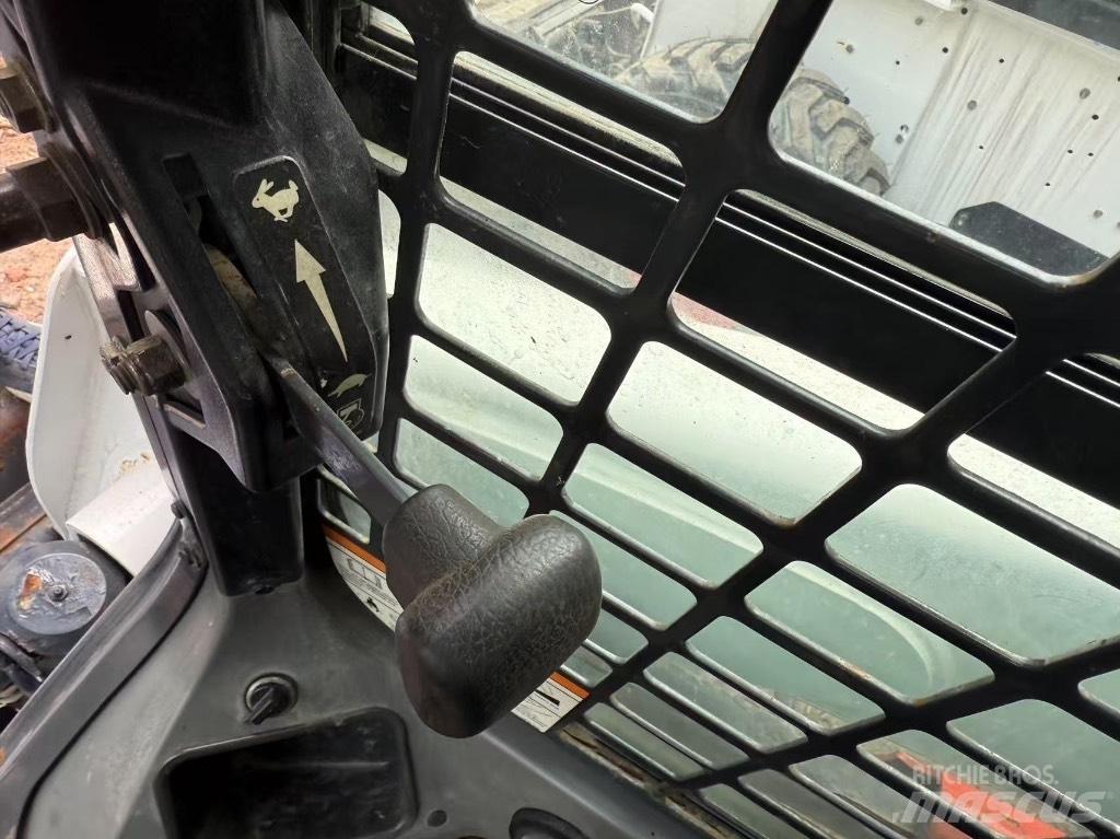 Bobcat S 220 S750 Kompaktrakodók