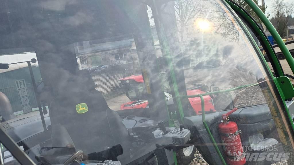 John Deere 1170 G Betakarítók
