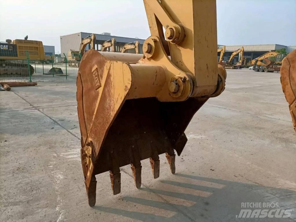 CAT 320GC Lánctalpas kotrók