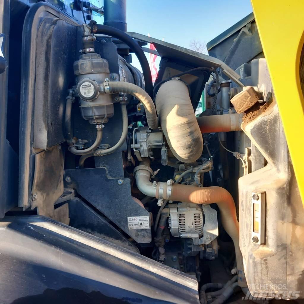 Komatsu WA80M-7 Gumikerekes homlokrakodók