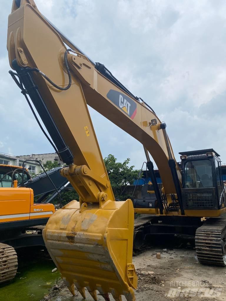 CAT 330 D Lánctalpas kotrók