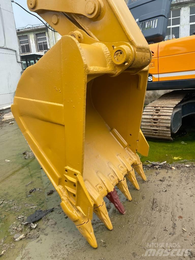 CAT 330 D Lánctalpas kotrók