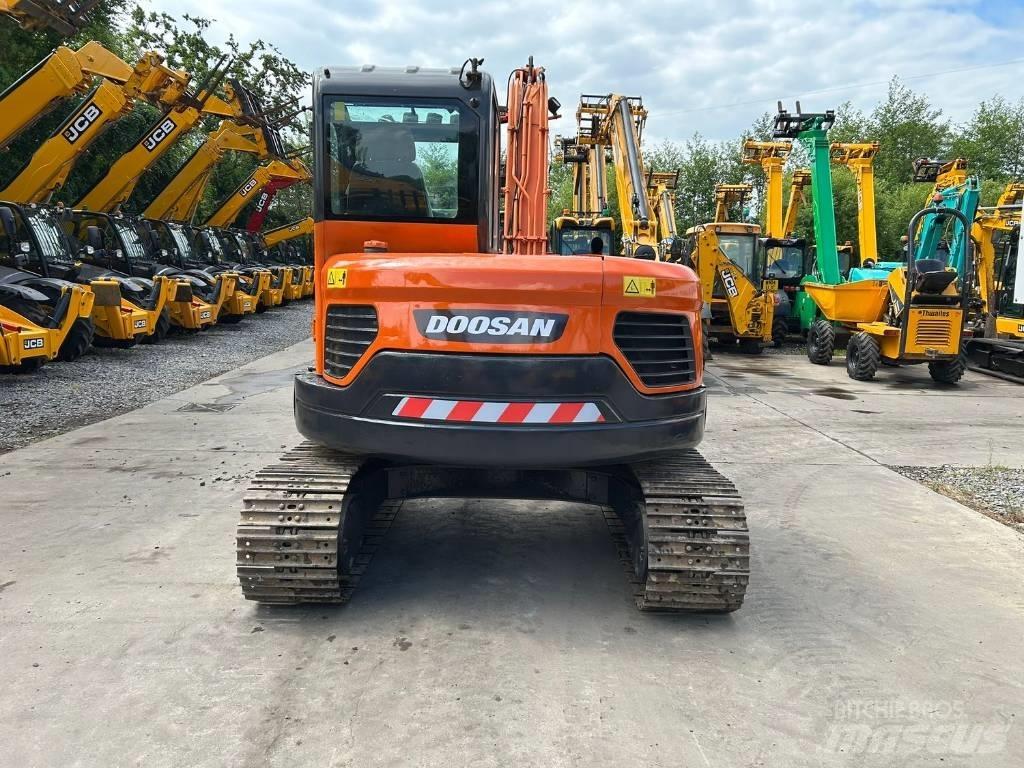 Doosan DX 80 R Közepes (midi) kotrók 7 t - 12 t