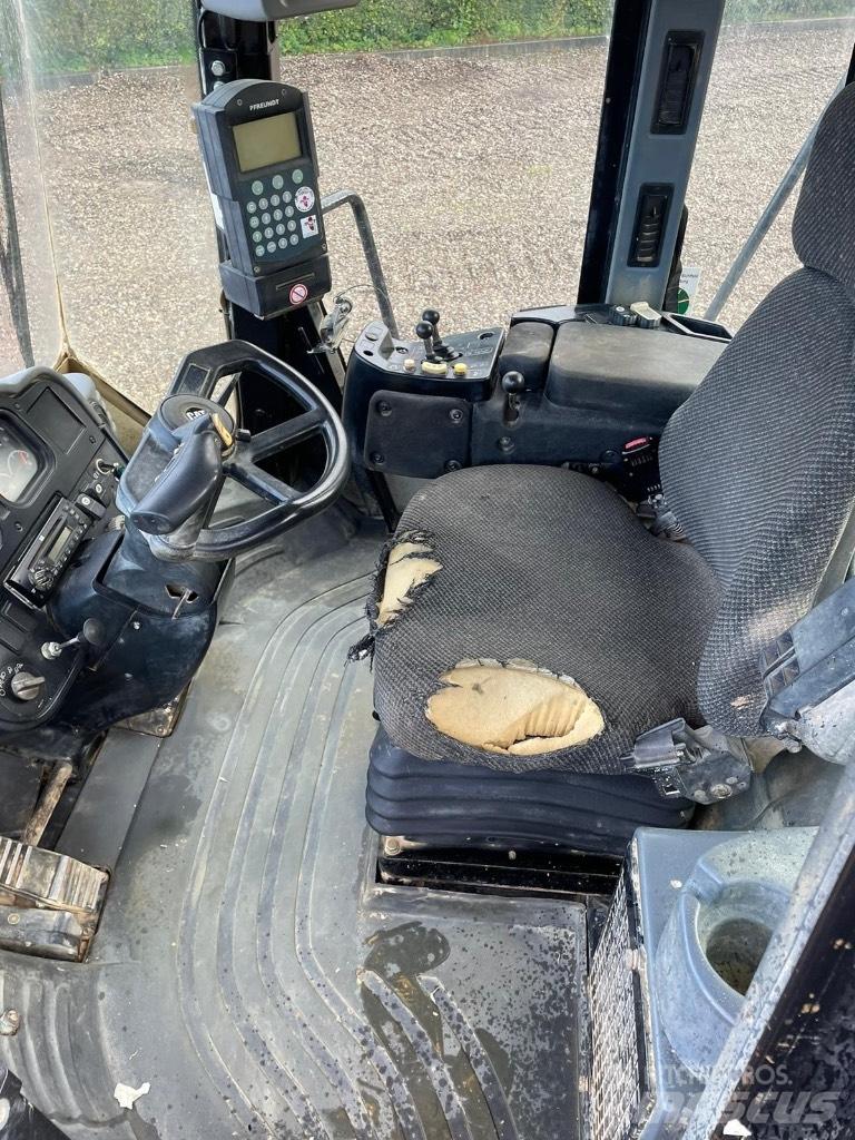 CAT 966H Gumikerekes homlokrakodók