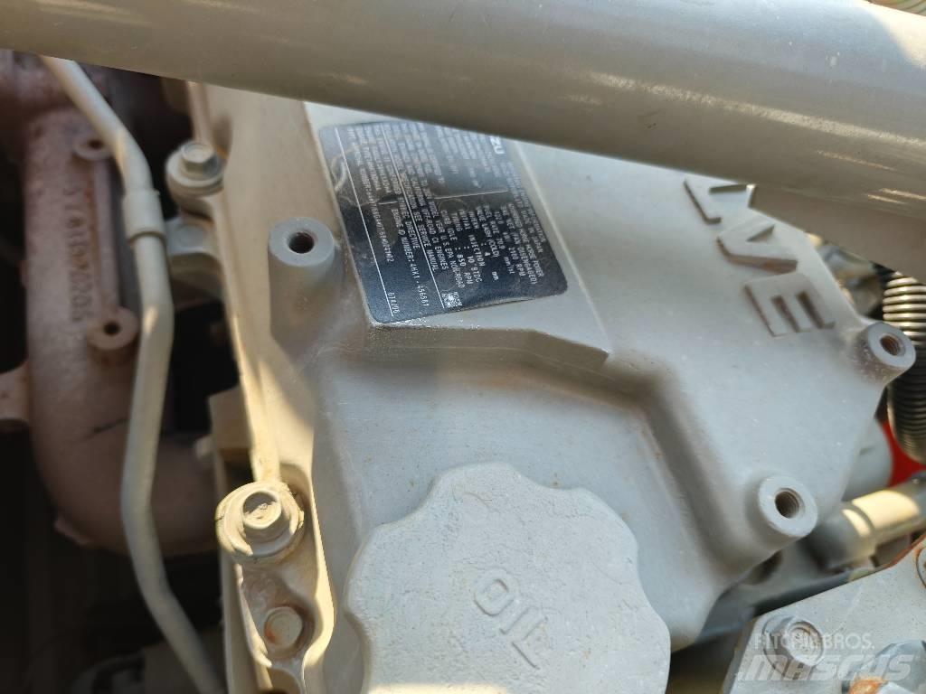 Hitachi ZX 200 Lánctalpas kotrók