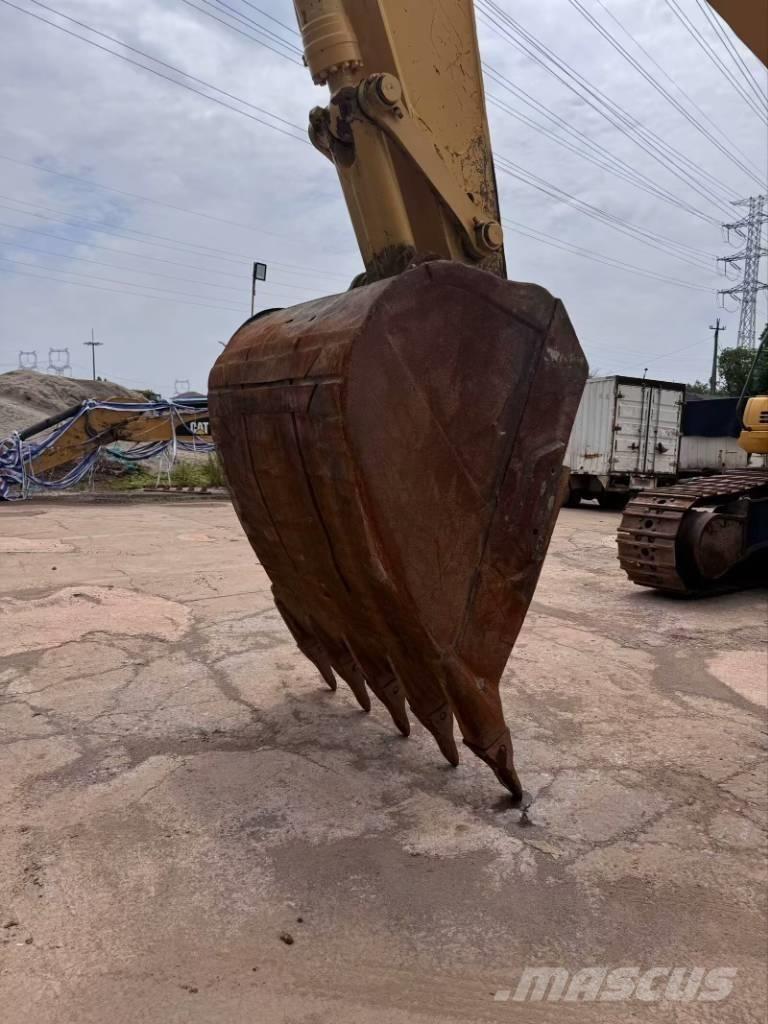 Komatsu PC 400-8 Kétéltű markolók