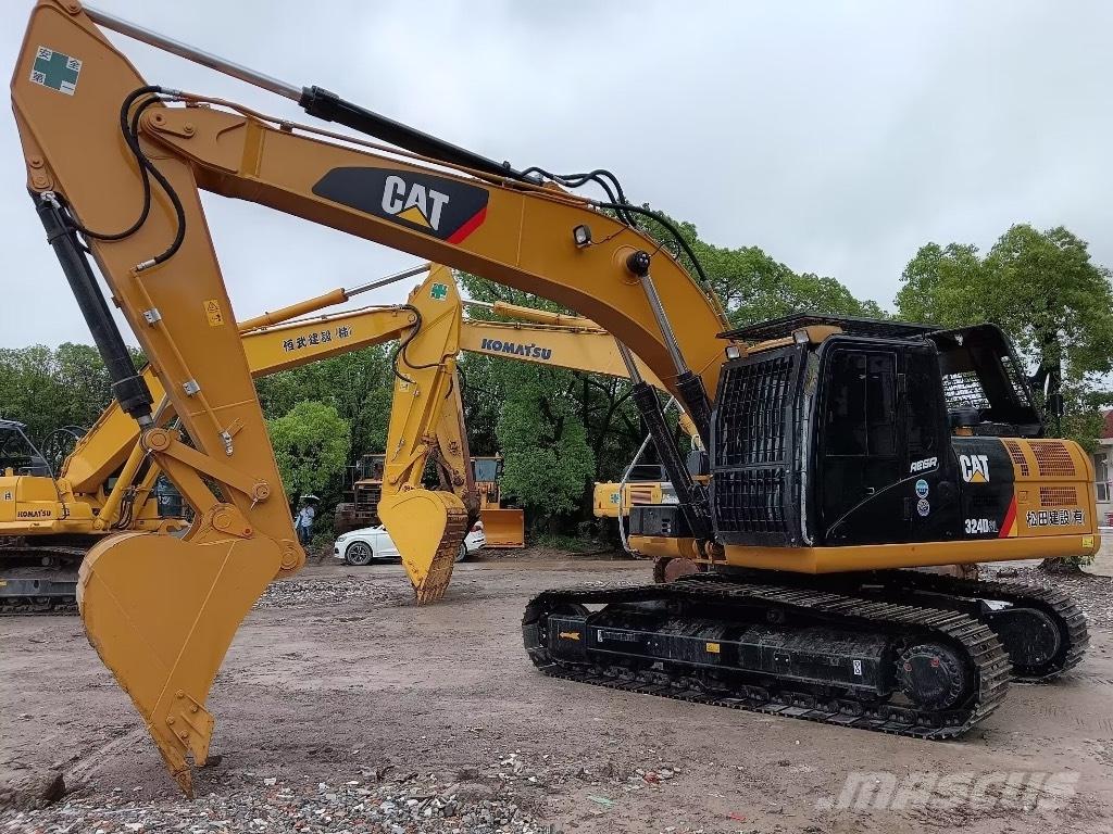 CAT 324 D L Lánctalpas kotrók