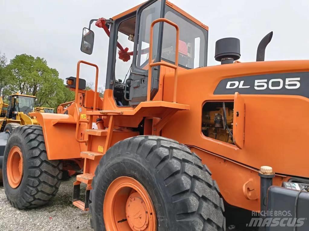 Doosan DL505 Gumikerekes homlokrakodók