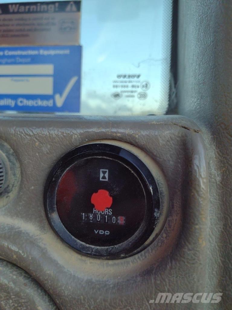 Volvo A70F Gumikerekes homlokrakodók