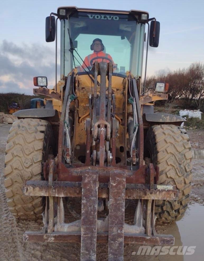 Volvo L 70 F Gumikerekes homlokrakodók