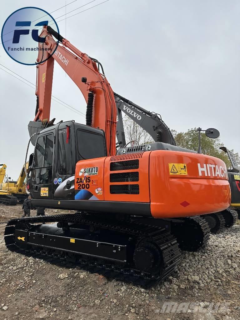 Hitachi ZX 200 Lánctalpas kotrók