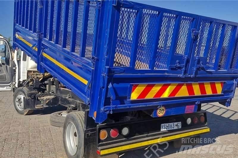 Isuzu NQR500 Egyéb
