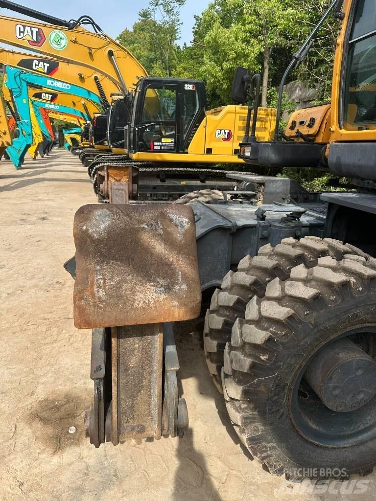 Hyundai R210W-9 Gumikerekes kotrók