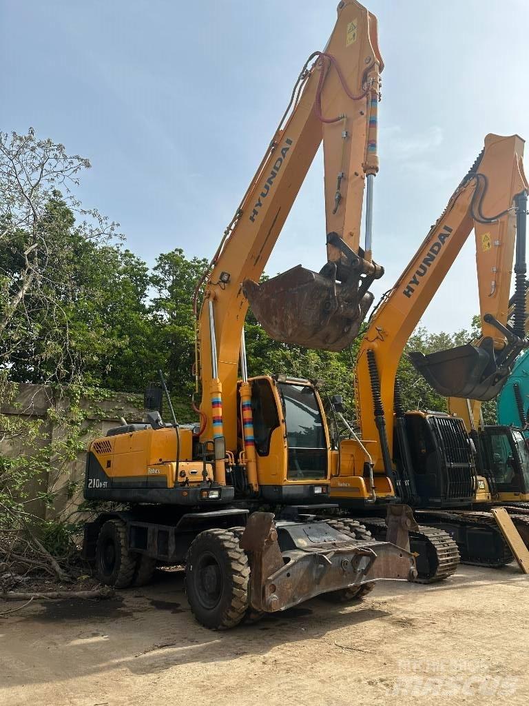 Hyundai R210W-9 Gumikerekes kotrók