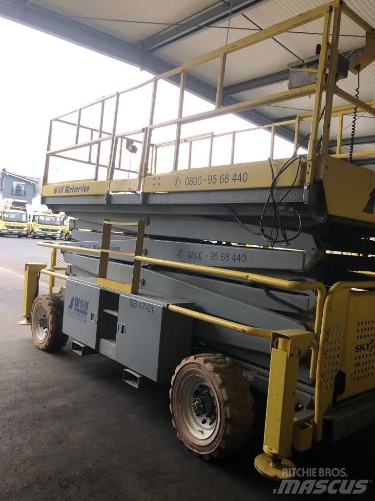 SkyJack SJ 9250 RT Ollós emelők