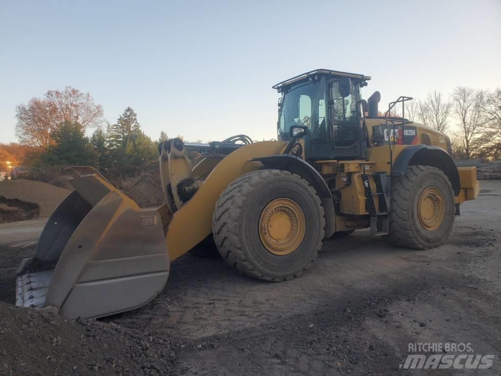 CAT 982 M Gumikerekes homlokrakodók