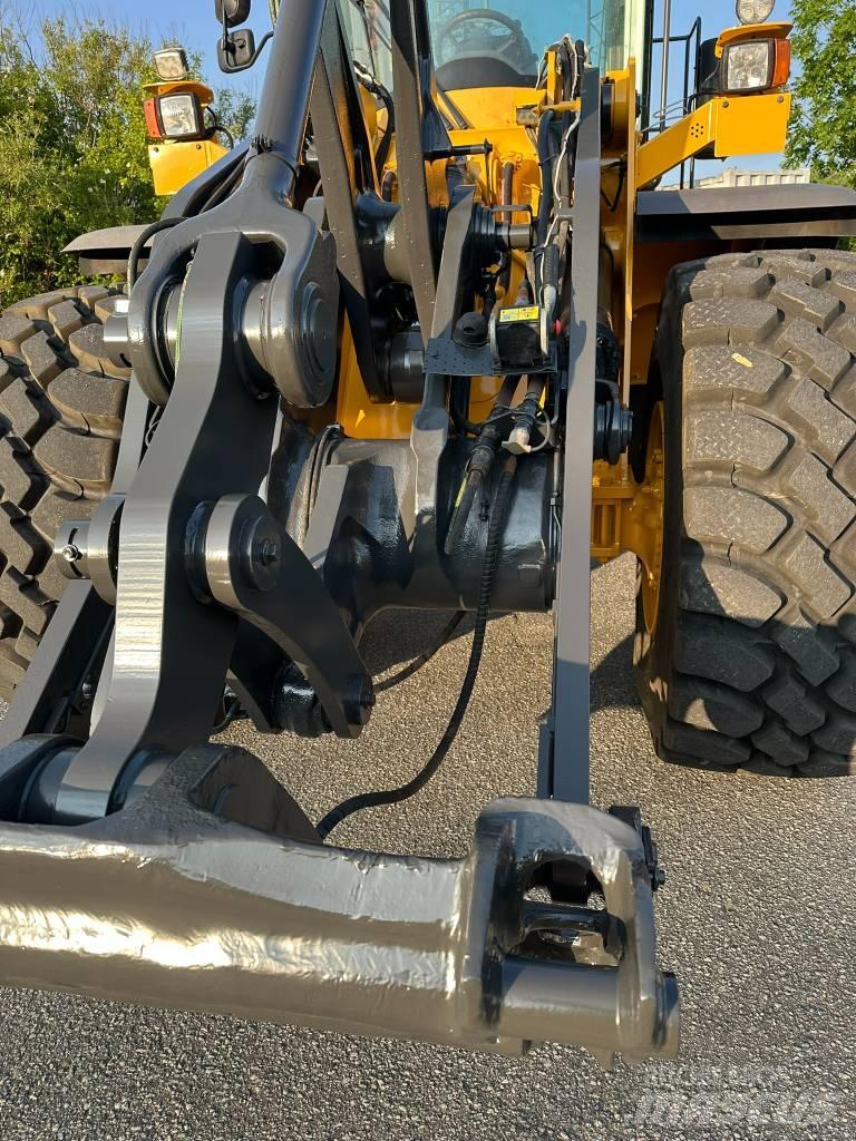 Volvo L120g Gumikerekes homlokrakodók